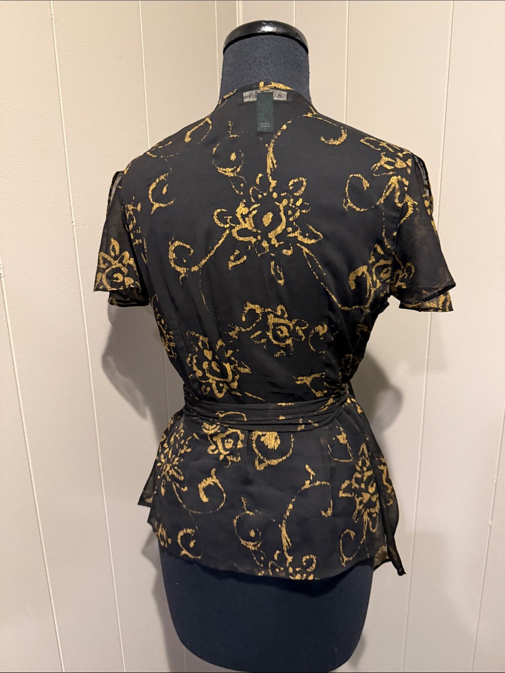 B44 Lauren Ralph Lauren Petite Women’s 8P Black Sheer Ruffled Wrap Blouse - Picture 3 of 7